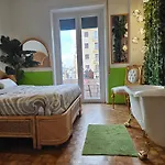 12 V Itali 3* Rome